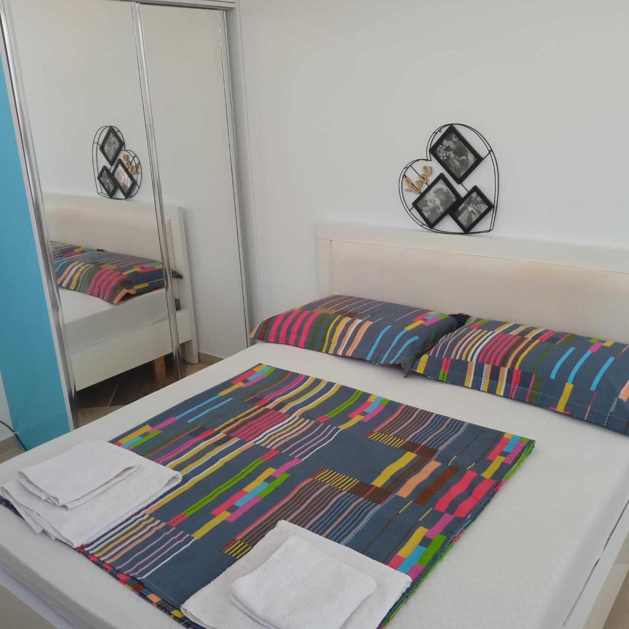 Apartment Thousand Kisses Sarandë Buitenkant foto